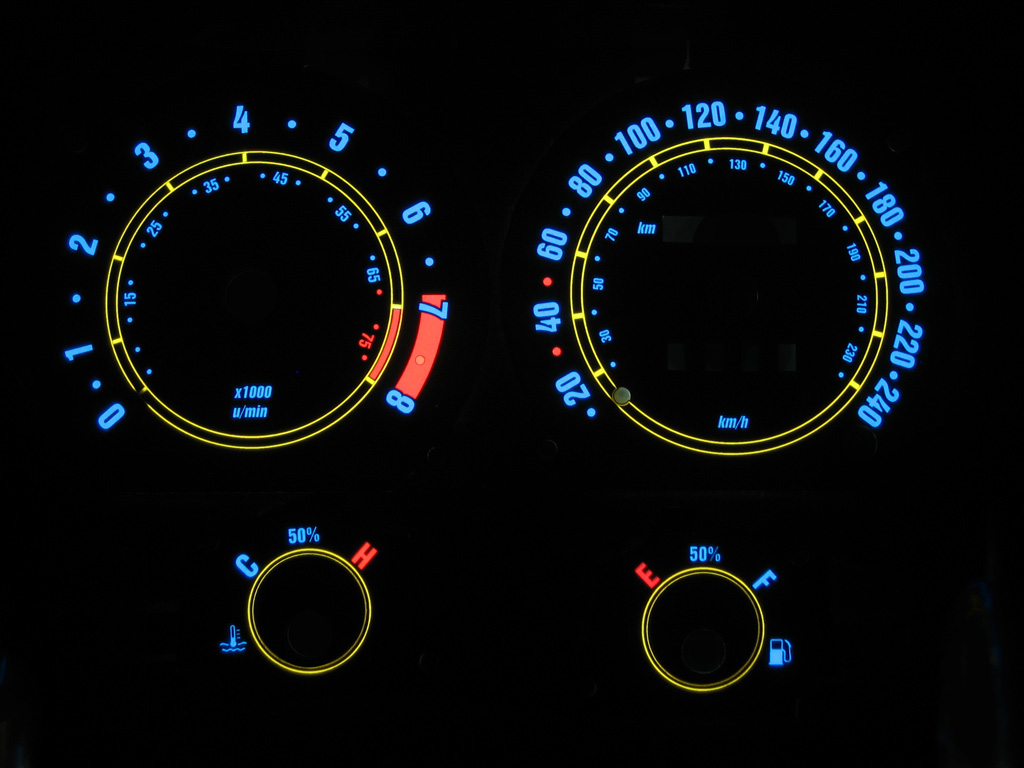 Ford mondeo mk1-2 lexus des   -  Plasmatachoscheiben leuchtend
