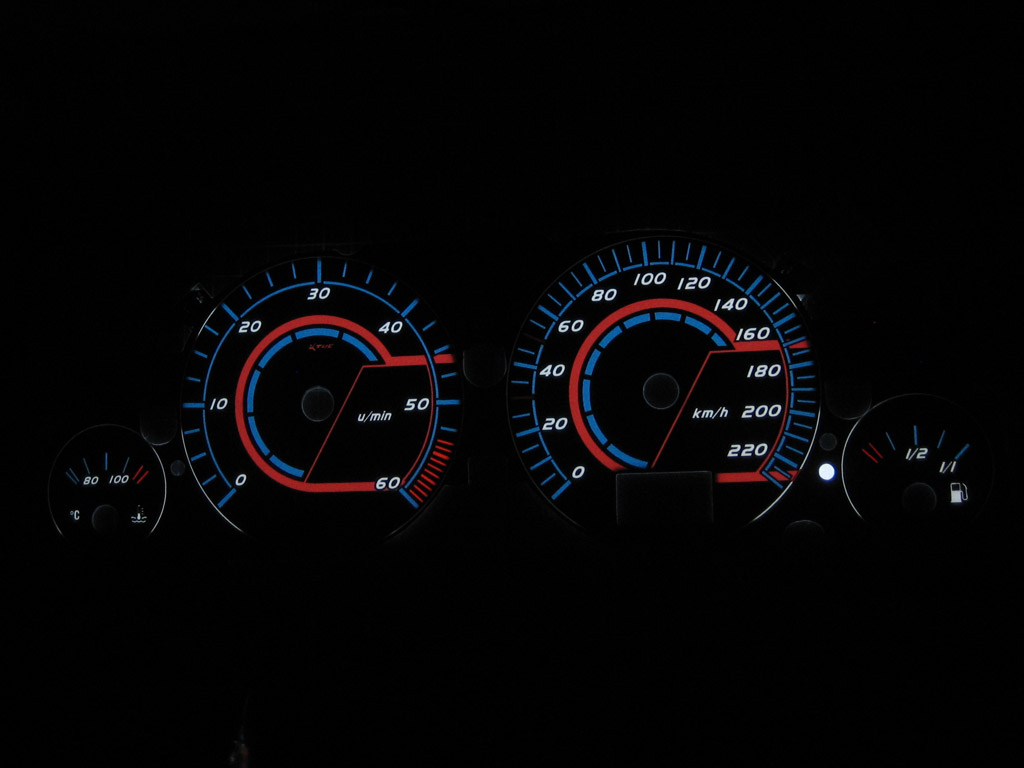 Opel astra g n4s c d   -  Plasmatachoscheiben leuchtend