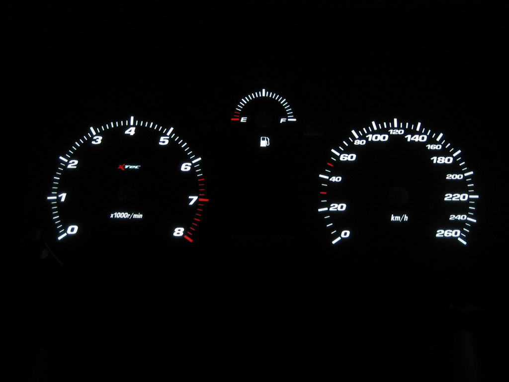 Opel astra h defi   -  Plasmatachoscheiben leuchtend