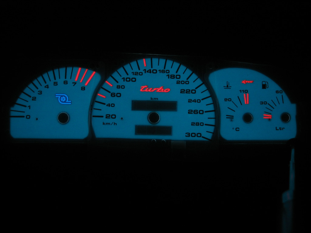 Opel vectra a turbo   -  Plasmatachoscheiben leuchtend