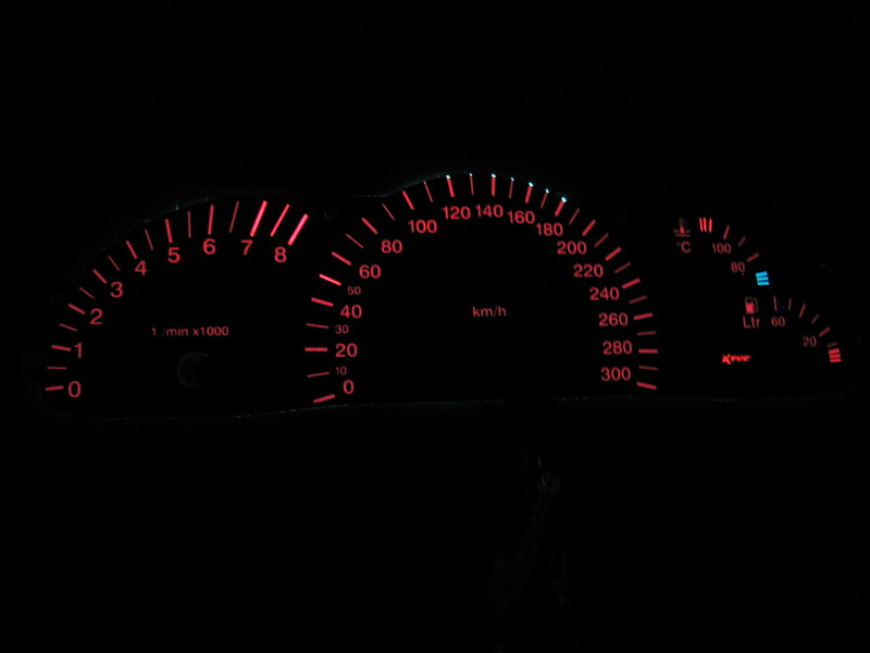 Opel vectra b vf 300kmh   -  Plasmatachoscheiben leuchtend