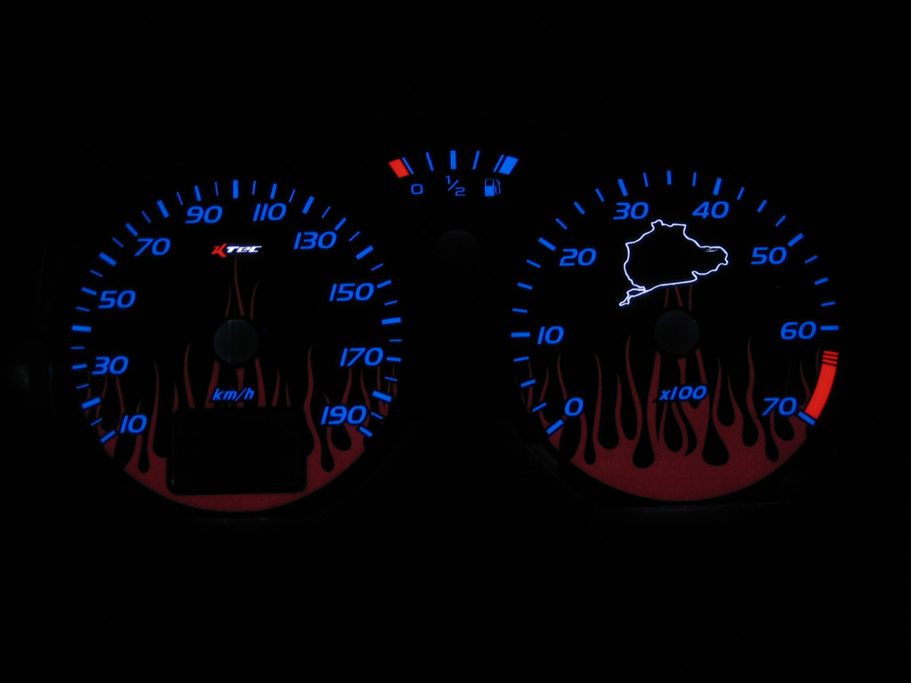 Peugeot 106 gh   -  Plasmatachoscheiben leuchtend