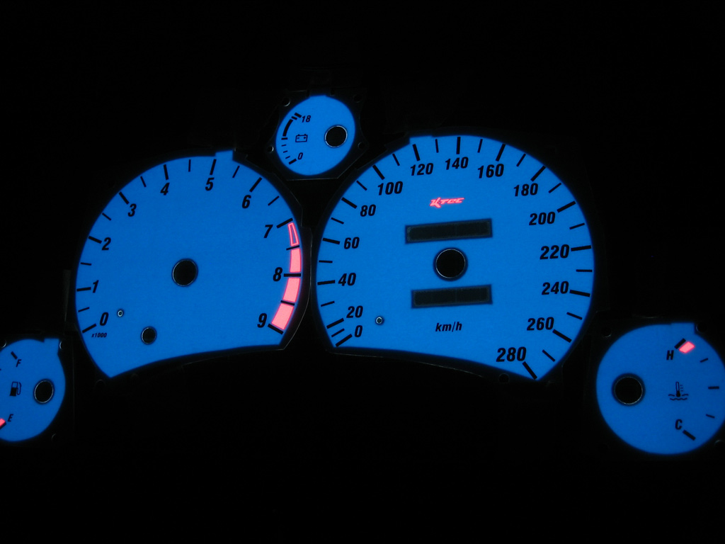 Toyota mr2 royalblau   -  Plasmatachoscheiben leuchtend