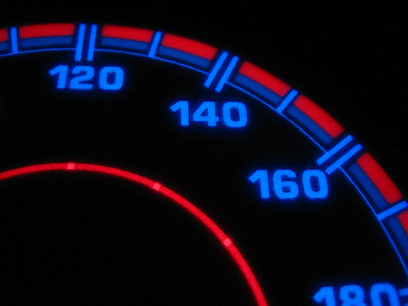 Mercedes cklasse 202 vmo2   -  Plasmatachoscheiben leuchtend