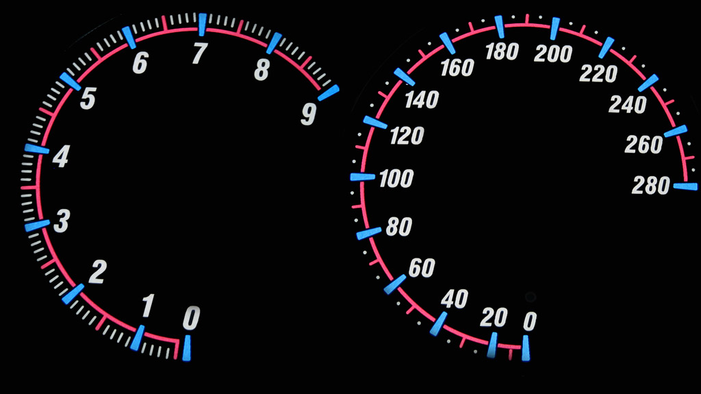 Mitsubishi eclipse d30 6uhr   -  Plasmatachoscheiben leuchtend