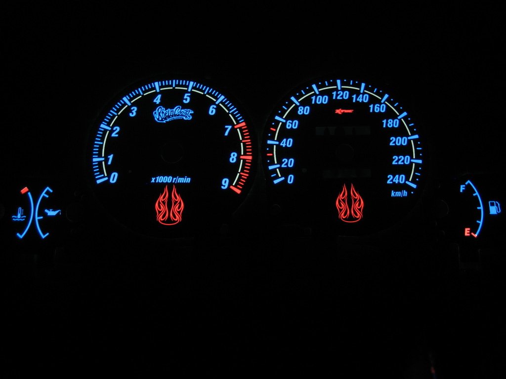 Mitsubishi eclipse d30 rcc2   -  Plasmatachoscheiben leuchtend