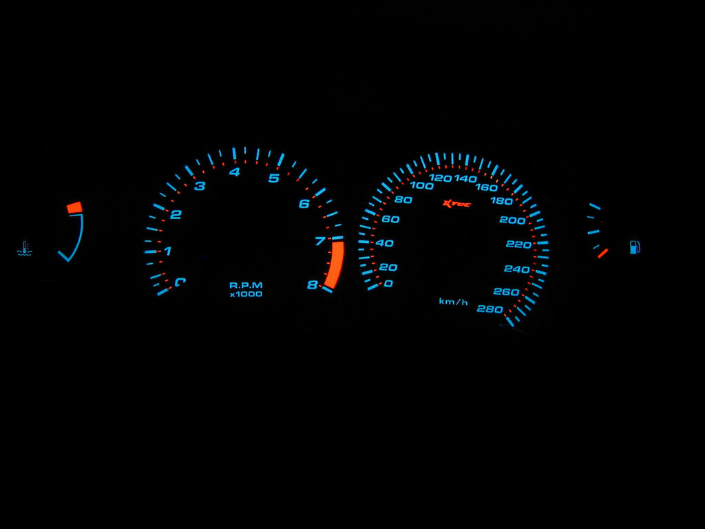 Nissan 200sx s14a delp   -  Plasmatachoscheiben leuchtend