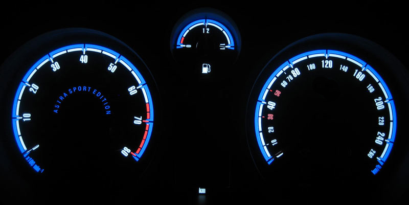 Opel astra h opc2   -  Plasmatachoscheiben leuchtend